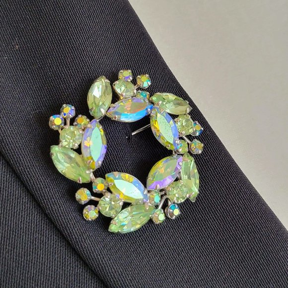 Vintage Weiss Rhinestone Circle Brooch and Earring Set - Picture 6 of 8